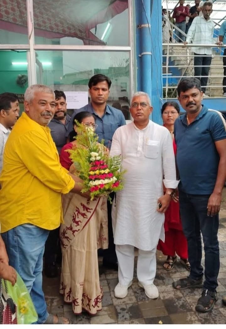 पश्चिम बंगाल सरकार के मंत्री माननीय MLA दिलीप घोष की मौजूदगी में एक खास एडमिनिस्ट्रेटिव मीटिंग हुई।