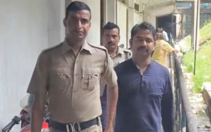 *پالتو کتے کے پٹے سے گلا گھونٹ کر بیوی کا قتل، پانچ سال بعد شوہر کو عمر قید*