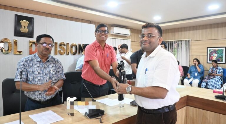*डीआरएम कार्यालय, आसनसोल में ऑन-डेट सेटलमेंट भुगतान कार्यक्रम आयोजित*