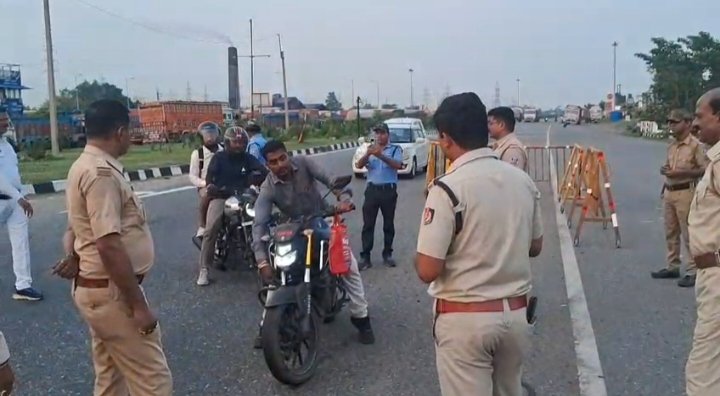 डुबुर्डीह चेकपोस्ट पर पुलिस की विशेष नाका तलाशी, पश्चिम बंगाल-झारखंड सीमा पर बढ़ी सतर्कता