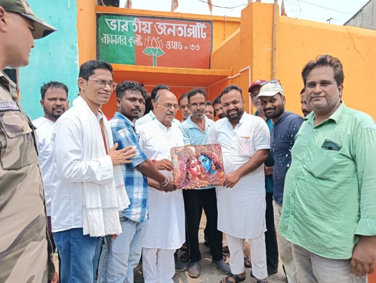 রামনগর বিজেপি কার্যালয়ে মন্ত্রী ডাঃ অজয় কুমার পোদ্দারের সংবর্ধনা
