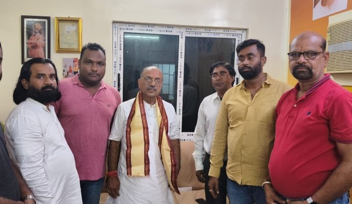 कुल्टी प्रेस क्लब ने मंत्री अजय पोद्दार का किया अभिनंदन, प्रेस क्लब भवन की रखी जोरदार मांग