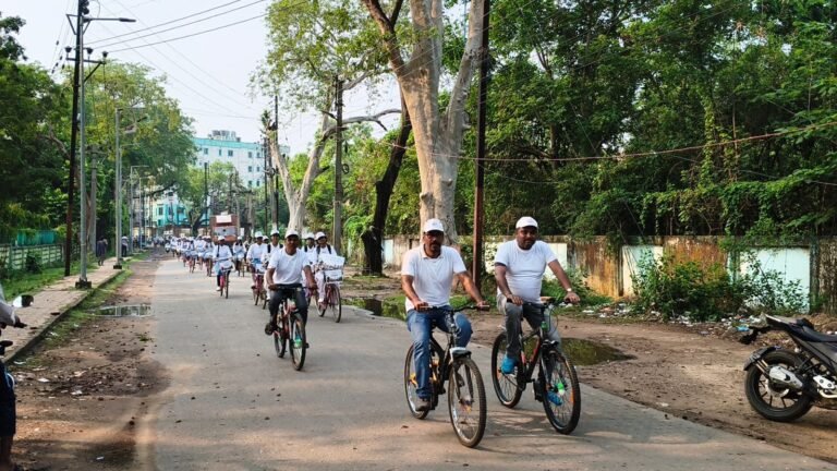 विश्व बाईसिकल दिवस पर प्रशासन ने निकाला जुलूस