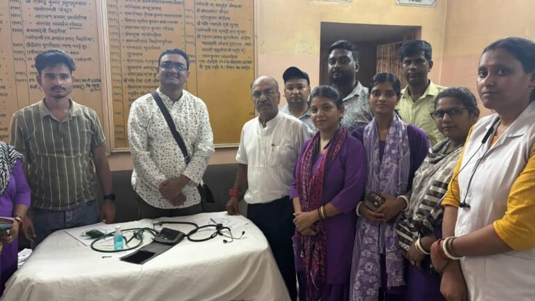 जनता के द्वार तक पहुँचीं स्वास्थ्य सेवाएँ: बराकर अग्रसेन भवन MMU कैंप में उमड़ी भारी भीड़  कैबिनेट मंत्री डॉ. अजय कुमार पोद्दार ने खुद पूरी व्यवस्था का जायजा लिया और मरीजों से मुलाकात कर उनका कुशलक्षेम जाना