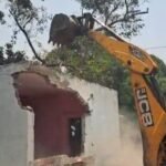 बर्नपुर: सेल-आईएसपी के ‘पीले पंजे’ ने ढहाया 20 साल पुराना INTTUC कार्यालय, श्रमिकों में भारी आक्रोश।