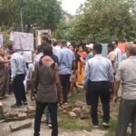खाली करवाने के लिए सेल आईएसपी के अधिकारी, सुरक्षा कर्मी और पुलिस के पहुँचने के बाद से हंगामा शुरू हो गया।