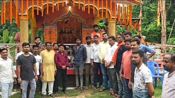 मोदी के सफल 12 वर्ष: सीतारामपुर हनुमान मंदिर में गूंजा हनुमान चालीसा, दीर्घायु की कामना  भव्य आयोजन: कुल्टी के सीतारामपुर हनुमान मंदिर में हुआ विशेष पूजा-पाठ।
