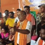 भाजपा युवा मोर्चा ने किया वरिष्ठ कार्यकर्ताओं और मंत्री अजय पोद्दार का सम्मान; सरकार की योजनाओं को घर-घर पहुँचाने का संकल्प
