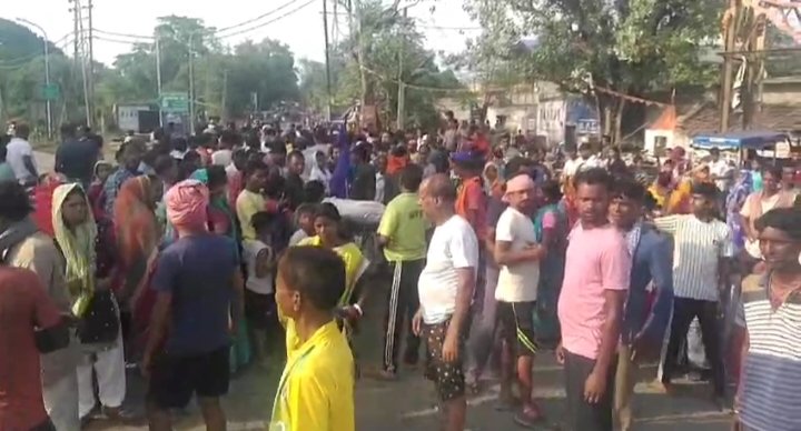 नियामतपुर में सनसनी: नाले में मिला रिटायर्ड ECL कर्मी का शव, हत्या का आरोप लगा परिजनों ने किया रोड जाम सनसनीखेज वारदात