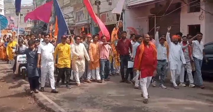 भव्य कलश यात्रा के साथ दो दिवसीय चौबीस घंटे का अखंड हरिनाम संकीर्तन शुरू