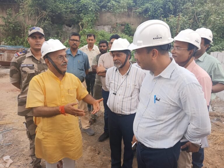 न्यूरोसाइंस चिकित्सा को मिलेगी नई उड़ान: मंत्री डॉ. अजय कुमार पोद्दार ने किया निर्माणाधीन संस्थान का निरीक्षण
