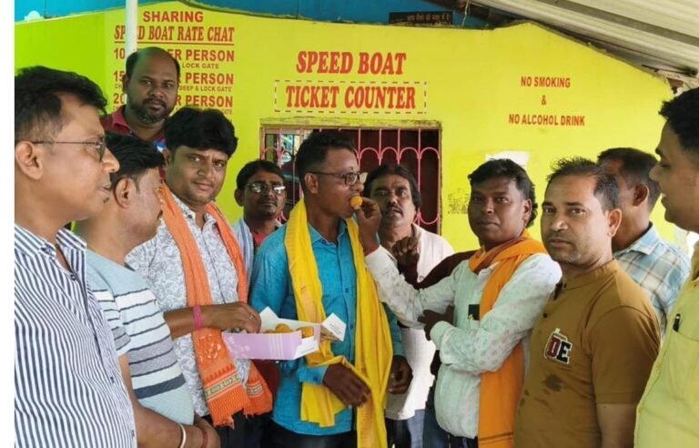 मैथन डैम में देवदूत बना नाविक ताजुद्दीन: जान दांव पर लगा डूबते हुए 12 पर्यटकों को बचाया, नेताओं ने किया सम्मानित