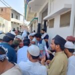 भीषण गर्मी में इंसानियत की मिसाल, नमाजियों और राहगीरों को पिलाया शरबत