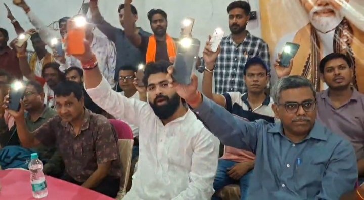 "डॉ. श्यामाप्रसाद मुखर्जी की वजह से ही आज वजूद में है बंगाल" : विधायक अरिजीत राय  बाराबनी ब्लॉक कार्यालय में गरिमा के साथ मनाया गया 'पश्चिम बंगाल दिवस'  विधायक ने कहा— पिछली सरकारों ने दबाया इतिहास, नई पीढ़ी को जानना जरूरी