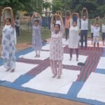आसनसोल में अंतरराष्ट्रीय योग दिवस पर ‘फर्स्ट केयर चैरिटेबल फाउंडेशन’ का भव्य आयोजन, 100 से अधिक लोगों ने लिया भाग