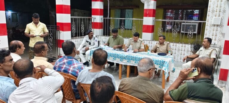 हुड़दंगियों पर रहेगी पैनी नजर, शांति और भाईचारे से मनेगा मोहर्रम:कुल्टी पुलिस बराकर फाड़ी में शांति समिति की बैठक संपन्न,