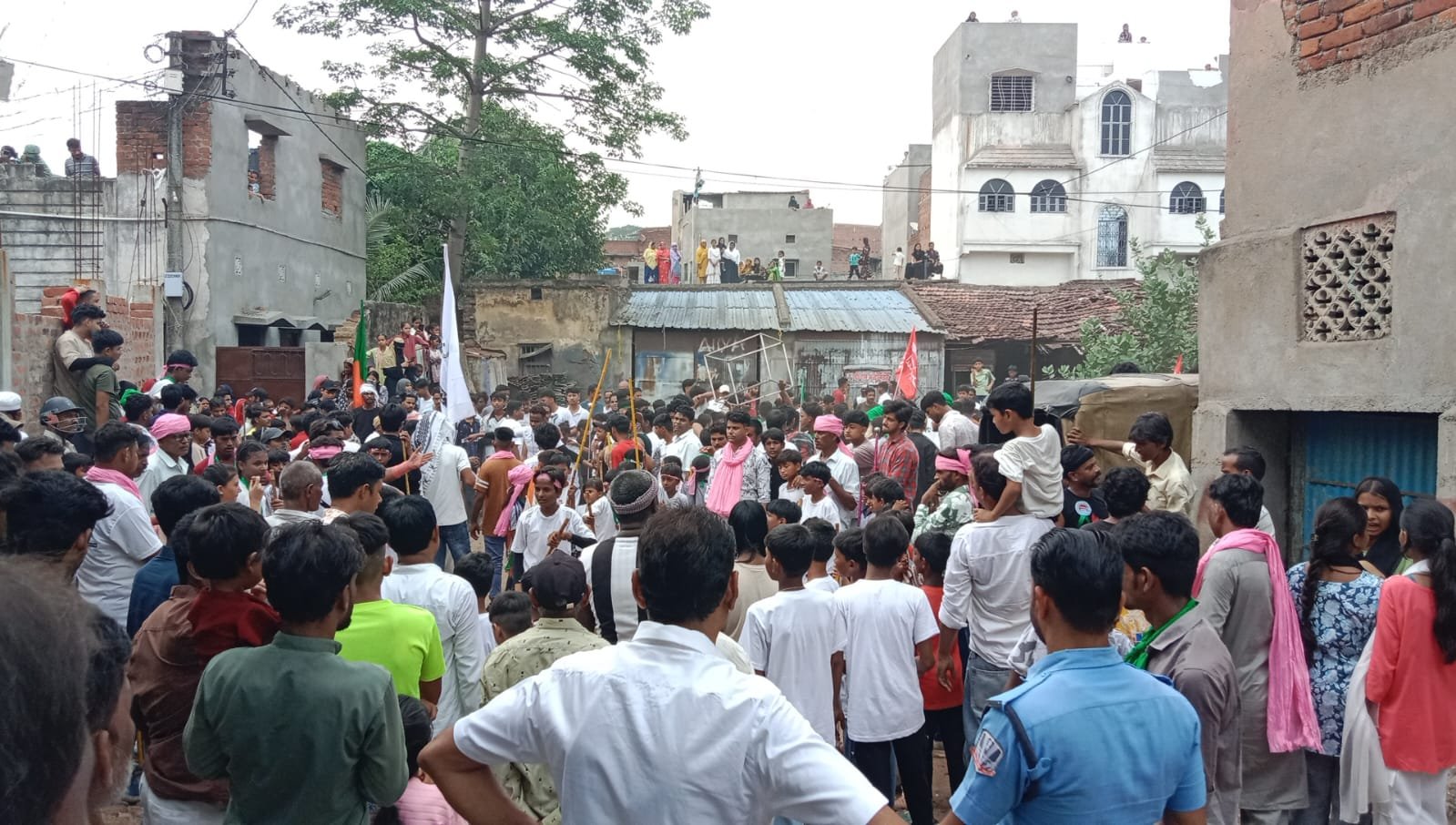 सौहार्द की मिसाल: बराकर सदर अखाड़ा के नेतृत्व में निकला ताजिया, पुलिस और समाजसेवियों का हुआ सम्मान