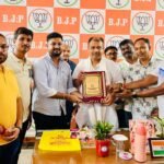 आसनसोल: फर्स्ट केयर चैरिटेबल फाउंडेशन ने किया माननीय विधायक श्री कृष्णेंदु मुखर्जी को सम्मानित