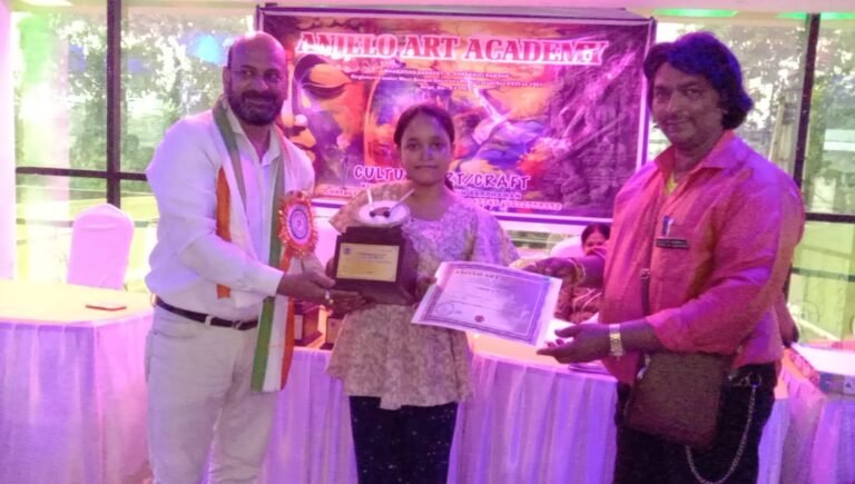 कुल्टी में एंजेलो आर्ट अकादमी की मेगा चित्रांकन प्रतियोगिता, 200 बच्चों ने कैनवास पर उकेरी प्रतिभा