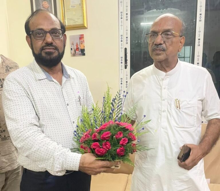रामनगर कोलियरी में खनन कार्य शुरू कराने के लिए जीएम एम. जे. अहमद ने कैबिनेट मंत्री डॉ. अजय पोद्दार से की मुलाकात