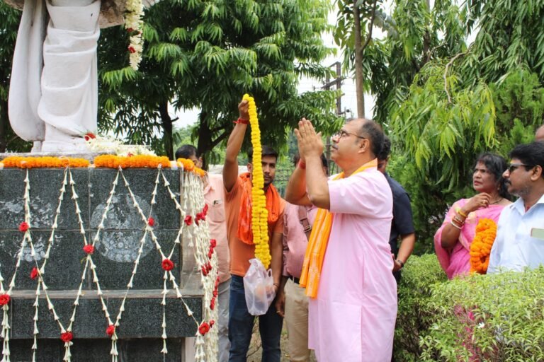 राष्ट्रीय चिकित्सक दिवस पर डॉ. बिधान चंद्र राय को श्रद्धांजलि, भाजपा विधायक कृषनेन्दु मुखर्जी ने किया माल्यार्पण