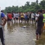 दामोदर नदी से अज्ञात व्यक्ति का शव बरामद, इलाके में सनसनी