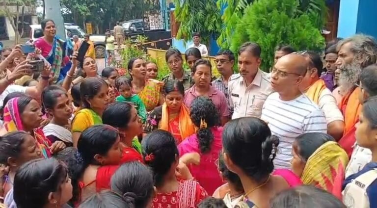 महिलाएं परेशान, नहीं मिल रहा अन्नपूर्णा भंडार