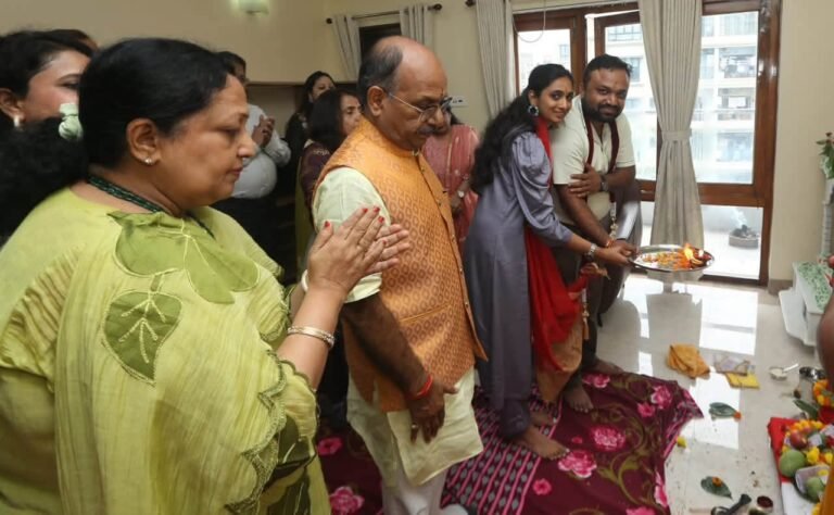 वैदिक मंत्रोच्चार और विधि-विधान के साथ मंत्री व कुल्टी विधायक का सरकारी आवास में गृह प्रवेश