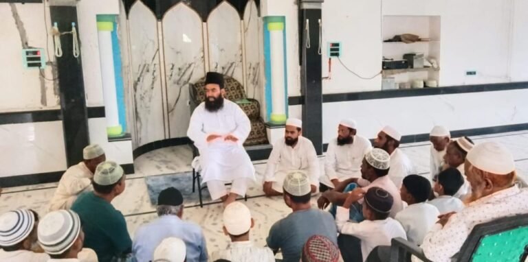 *امارتِ شرعیہ کی جانب سے جھارکھنڈ میں ایس آئی آر بیداری و امدادی مہم زور و شور سے جاری، جامع مسجد سلگڑیا میں انومریشن فارم کی تربیت اور ہیلپ ڈیسک ٹیم کی تشکیل*