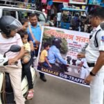 बच्ची हमारा भविष्य है, इसे भी हेलमेट पहनाएं’: बराकर ट्रैफिक पुलिस ने चलाया विशेष जागरूकता