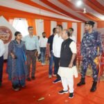 भारी बारिश के बीच मंत्री डॉ. अजय कुमार पोद्दार ने किया श्रावणी मेला तैयारियों का निरीक्षण, मजदूरों को बताया ‘विकास के योद्धा’