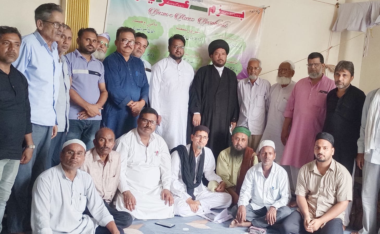 *اِسی لیے تو دیا کرتے تھے اُنہیں بوسے*   *مرے حضور کو معلُوم تھا کہ کیا ہیں حسین*