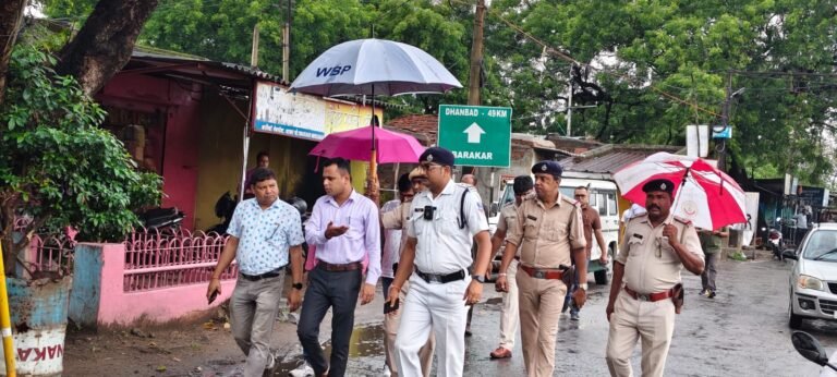 सावन महीने मे कावड़ यात्रियों की सुविधा के लिये चंद्र चुड मंदिर, डिबुडीह, ओर बराकर चेकपोस्ट पर बिशेष कैंप.  विभागीय अधिकारियो क़ि टीम ने किया निरक्षण.