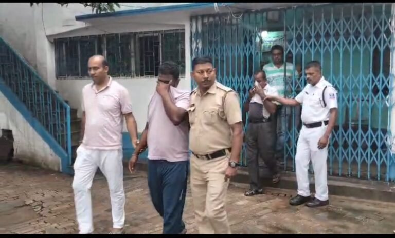 पुलिस का 'ऑपरेशन लच्छीपुर' – अवैध शराब और लॉटरी सिंडिकेट का भंडाफोड़, दो गिरफ्तार