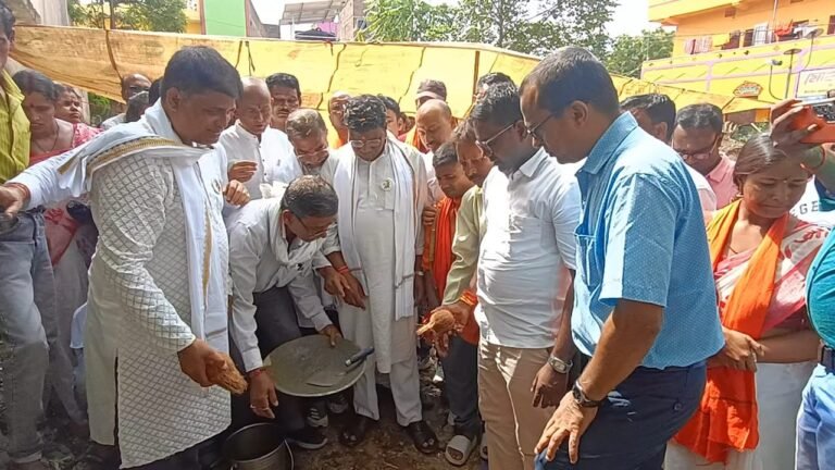 झालदा में पीने के पानी का प्रोजेक्ट का शिलान्यास