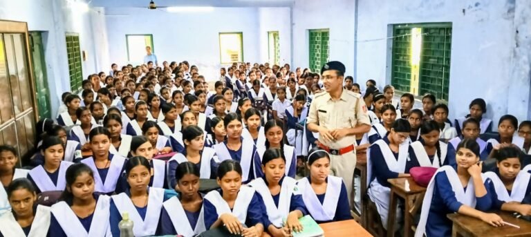 कोटशिला गर्ल्स हाई स्कूल में कम्युनिटी आउटरीच प्रोग्राम