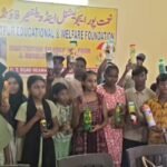 हस्तकला प्रशिक्षण पूरा होने पर बच्चों को मिले सर्टिफिकेट