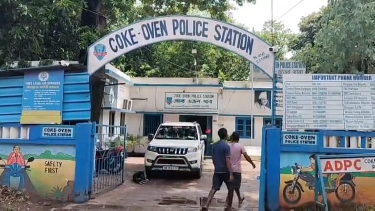 दुर्गापुर में अवैध कोयला तस्करी पर पुलिस की बड़ी कार्रवाई, कोयले से लदे दो ट्रक जब्त, चालक पुलिस रिमांड पर
