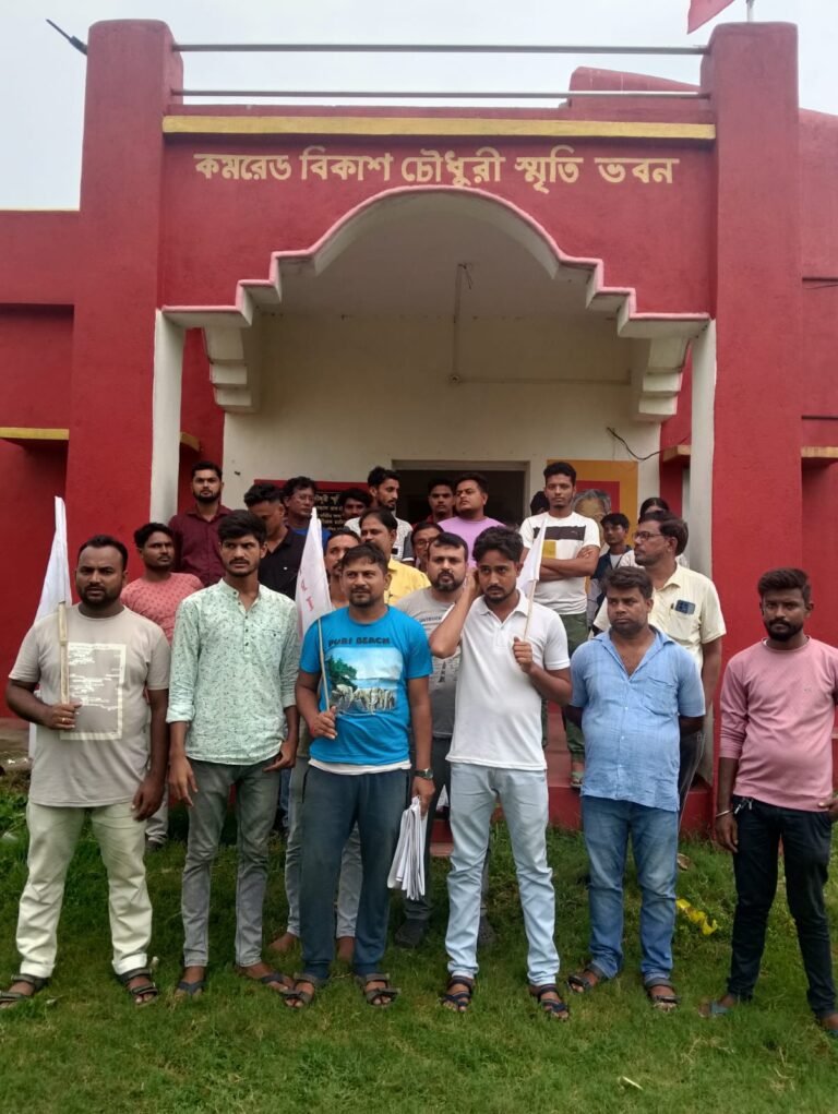 পরিহারপুরে DYFI-এর শাখা কমিটি গঠন, যুবসমাজের বিভিন্ন সমস্যা নিয়ে আলোচনা