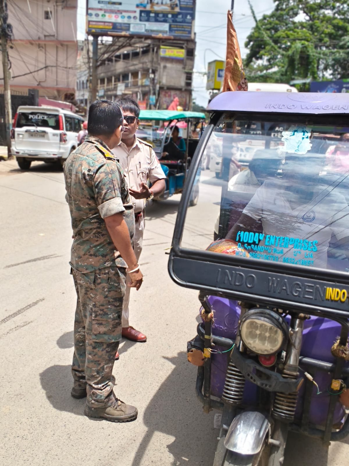 पुरुलिया जिला पुलिस ने बिना रजिस्ट्रेशन वाले टोटो के खिलाफ सख्त कार्रवाई करते हुए 23 ई-रिक्शा जब्त किए