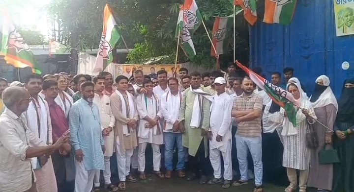 गिरजा मोड़ पर उमड़ा जनसैलाब: 85 लोगों ने थामा कांग्रेस का हाथ, कहा- ‘देश का एकमात्र विकल्प राहुल गांधी’