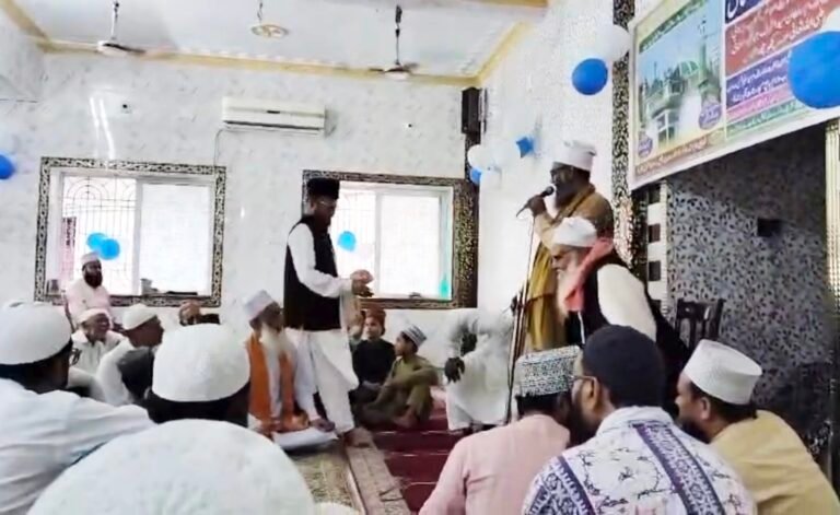 *شہر برن پور میں عرس حضور مخدوم سمناں منایا گیا  ۔۔۔۔۔۔۔۔۔۔۔۔۔۔۔۔۔۔۔۔۔۔۔۔۔۔۔۔۔۔۔۔۔۔۔۔۔۔۔۔۔۔ علمائے اہلسنت کا بارگاہ مخدوم سمناں میں زبردست خراج عقیدت*