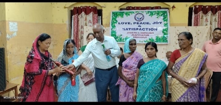 'Love' stands by the needy in Jhapetapur