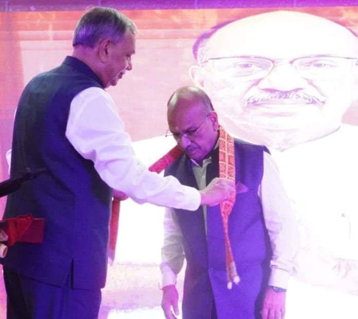 नारी ही समाज की शक्ति, उन्हें मंच देना राष्ट्र निर्माण के लिए जरूरी: डॉ. अजय पोद्दार