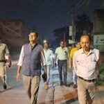शहर की सड़कों पर रात के अंधेरे और बंद पड़ी स्ट्रीट लाइटों को लेकर नगर निगम प्रशासन अब सख्त नजर आ रहा है। निगम कमिश्नर ने रात के समय खुद सड़कों पर उतरकर स्ट्रीट लाइट व्यवस्था का जायजा लिया।