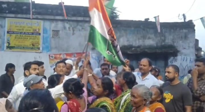 मोबाइल फोन खरीदने पैसे नहीं देने पर बेटे ने मां को अस्पताल पहुंचाया