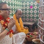 मदन मित्रा की अनूठी प्रार्थना: “मां! हमारी सरकार भी बने और विपक्ष भी जिंदा रहे”