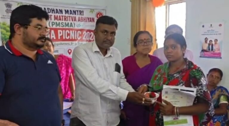 पीठाकियारी अस्पताल की अनूठी पहल: 50 गर्भवती महिलाओं के लिए 'साधभक्षण' समारोह, स्वास्थ्य जांच के साथ पोषण जागरूकता