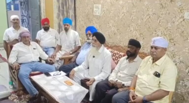 *जामुड़िया में गोविंद नगर गुरुद्वारा विवाद गहराया* *"अंदर-बाहर" के भेदभाव और बाय कट के आरोपों पर कमेटी और संगत आमने-सामने*