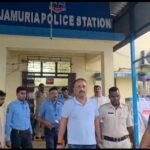 गिरफ्तार TMC नेता प्रेमपाल सिंह को अदालत लेकर पहुंची जमुड़िया थाना पुलिस